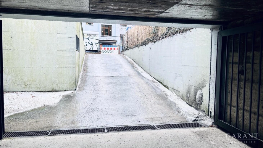 Tiefgaragenzufahrt