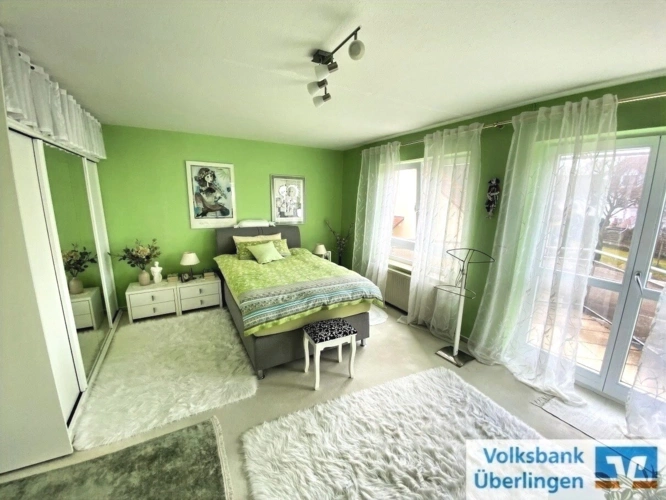 Schlafzimmer mit Balkon