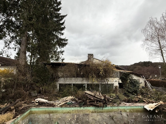 Abrisshaus u. Garten