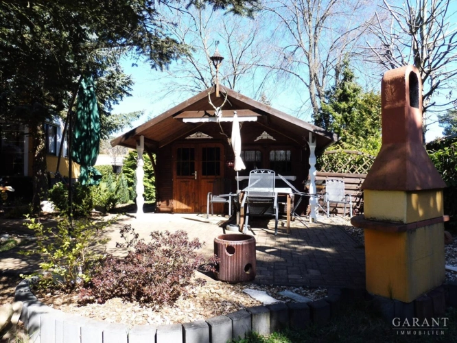 17 Gartenhaus