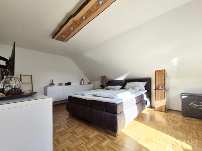 Schlafzimmer DG