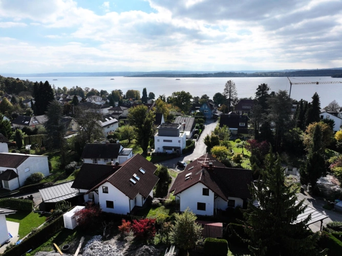 Fernsicht auf Bodensee und Alpen