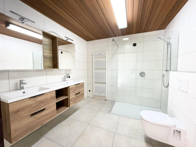 Badezimmer 1.OG