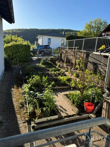 Garten vorne Eingang