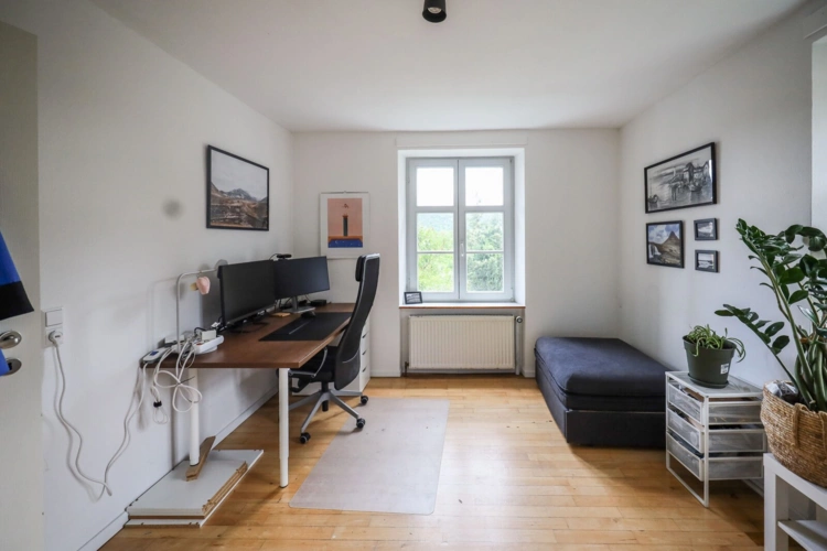 Kinderzimmer / HomeOffice