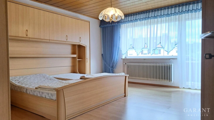 Schlafzimmer mit eigenem Balkon
