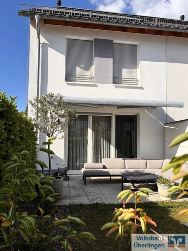Südansicht mit Terrasse