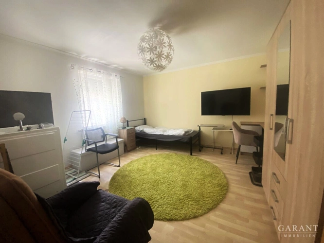 Blick z.B. in ein Zimmer im EG