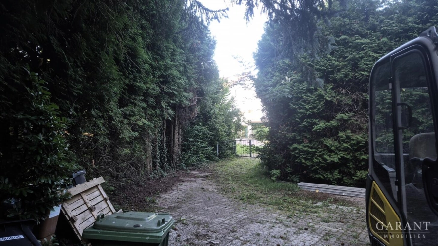 Grundstückeinfahrt