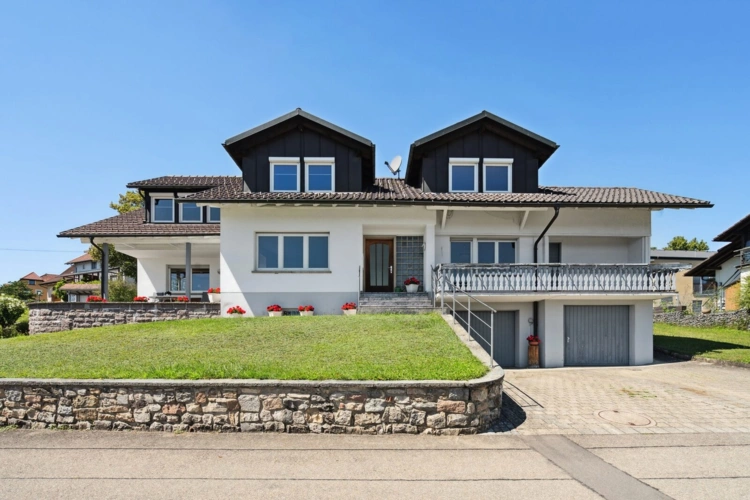 1- oder 2-Familienhaus - sehr gepflegt