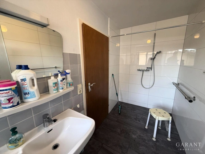Hinteres Haus Dusche